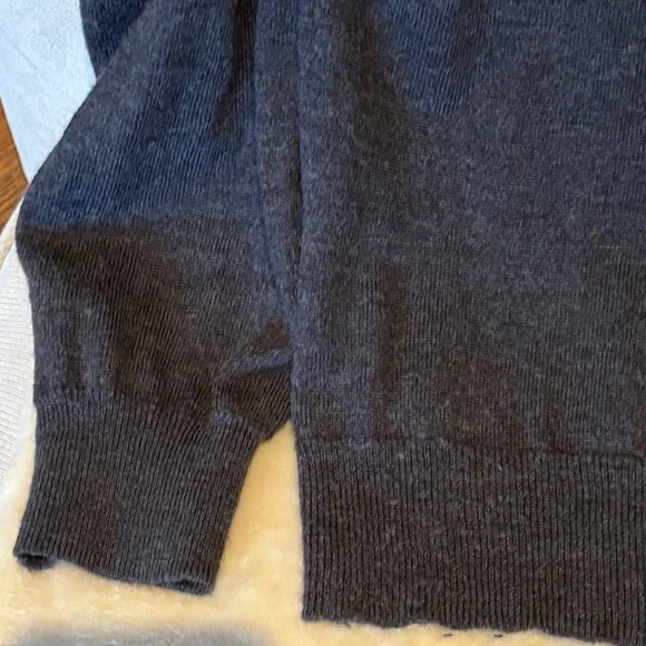 Saks Fifth Avenue Black Label Charcoal Crewneck Sweater in L - Picture 5 of 6